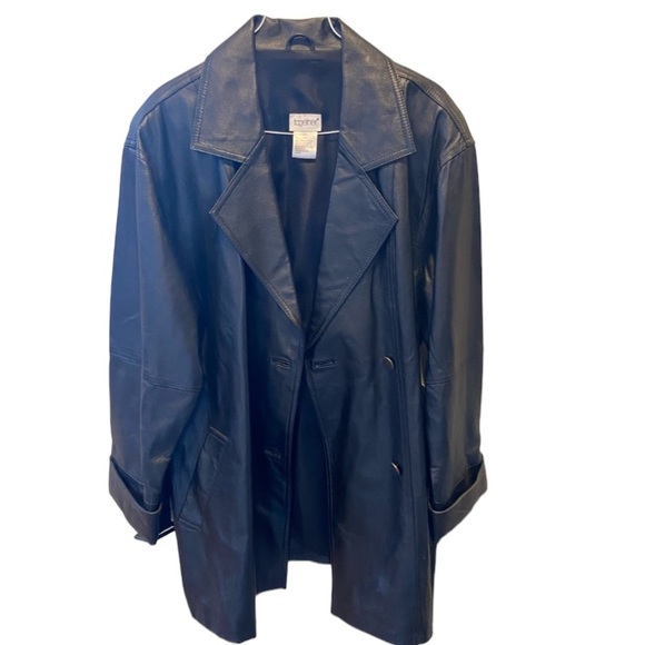 Beautiful button up/belted ladies leather jacket. Size 12 by Together. - Picture 3 of 6